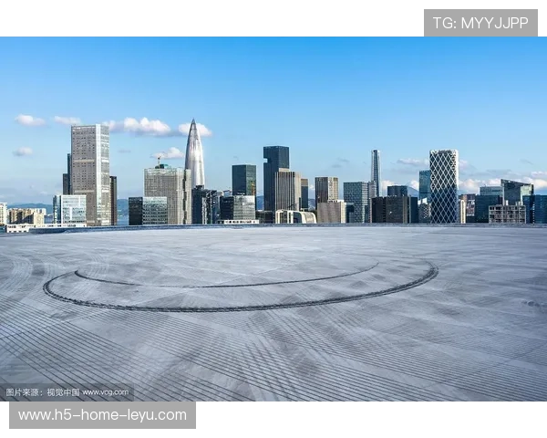 _城市天空漂移：在高楼间追逐速度_，漂浮在城市的天空