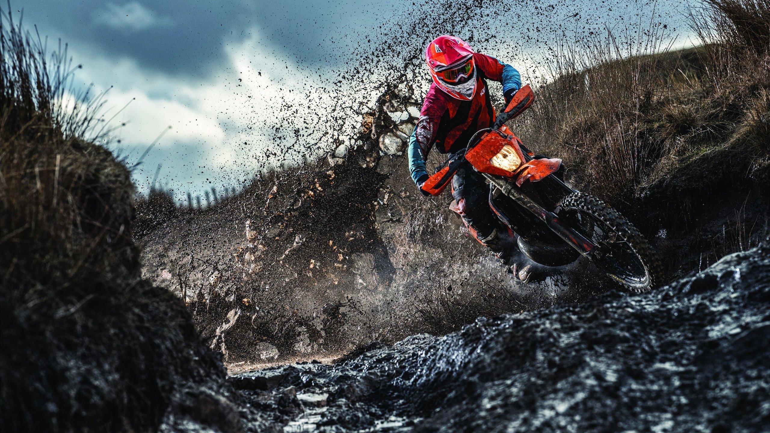 两大国资重组落地！这 5 股被牵涉，国资重组概念股